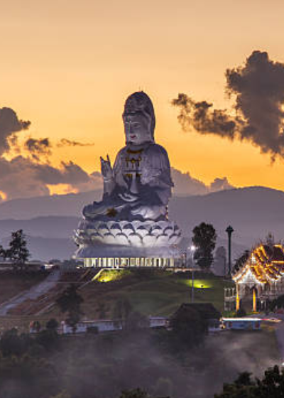 Thailand – Chiang Rai’s Temple in the Sky