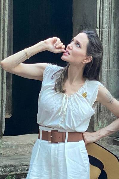 Cambodia – Angelina visits Angkor