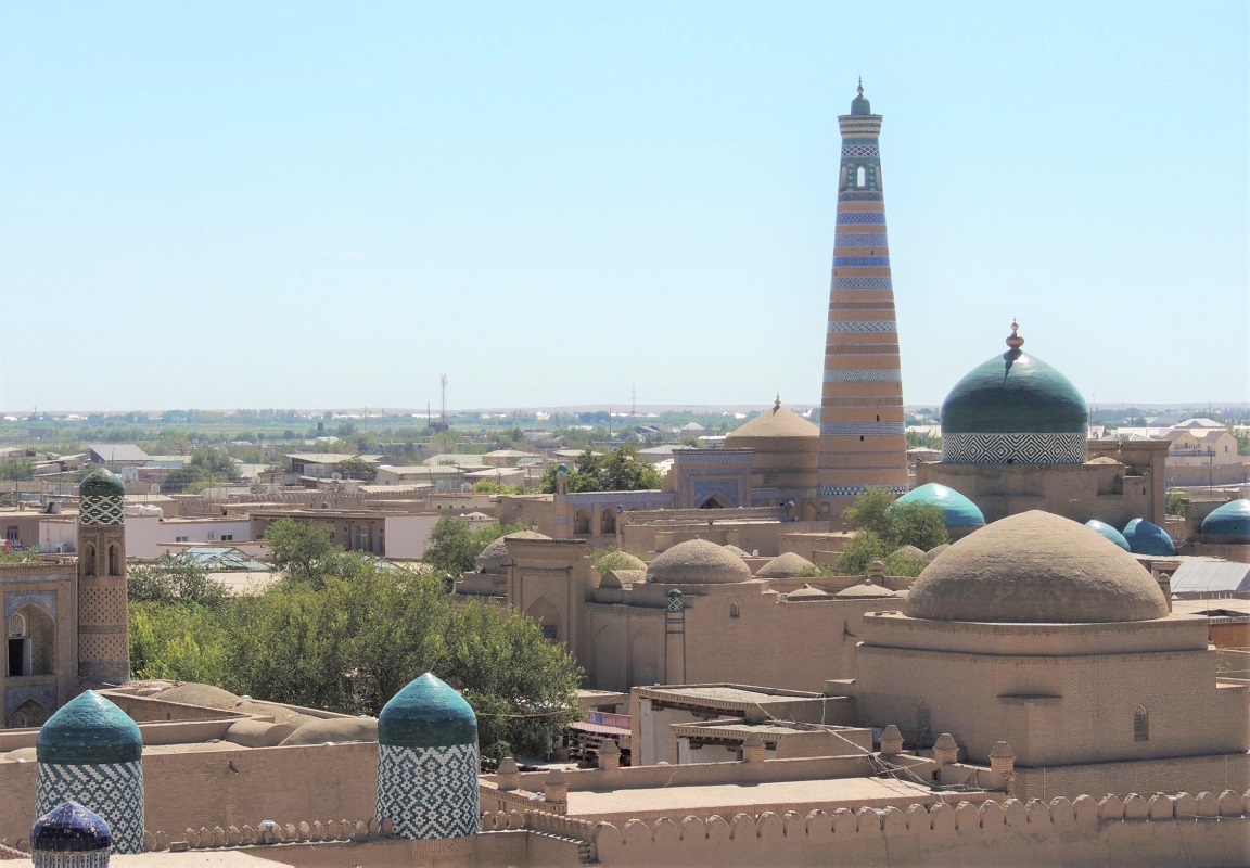 Uzbekistan - Murder at the Minarets