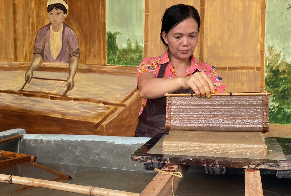 Vietnam – From Plant to Paper in Hanoi