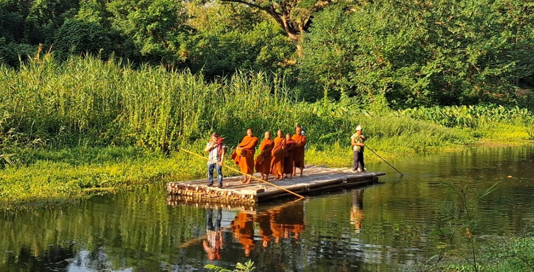 Thailand: Puppets, Dragons & Alms