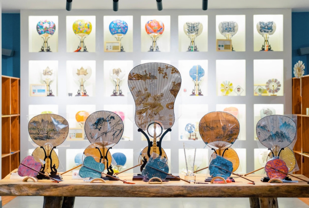 China: Living Art Traditions