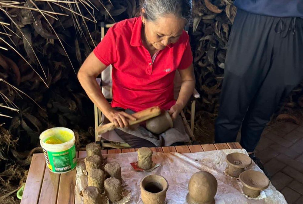Philippines: Dinosaur Egg Salt